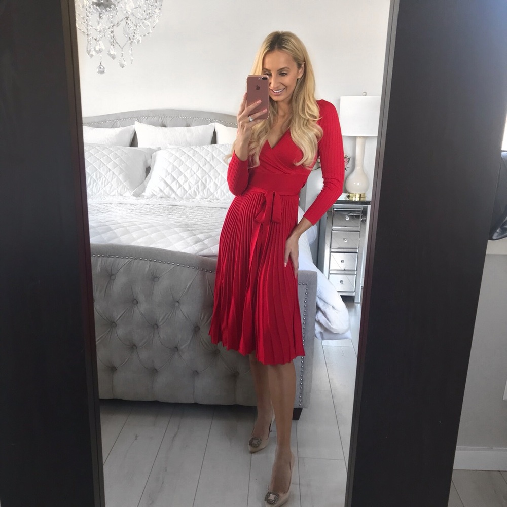 LAST ONE!!! Elegant Pleated Midi Red Dress - Picture 6 of 8